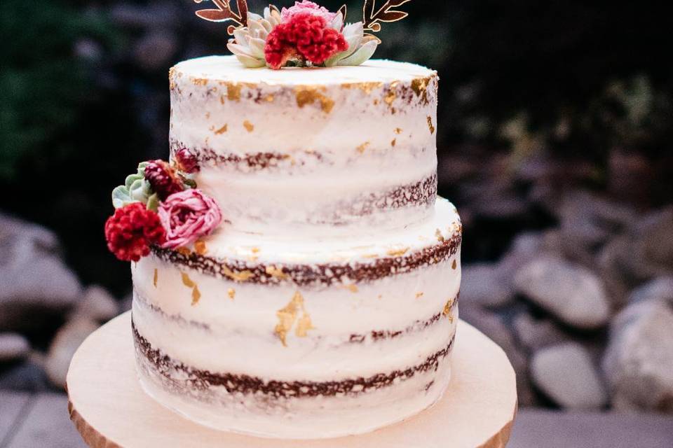 Red velvet naked cake