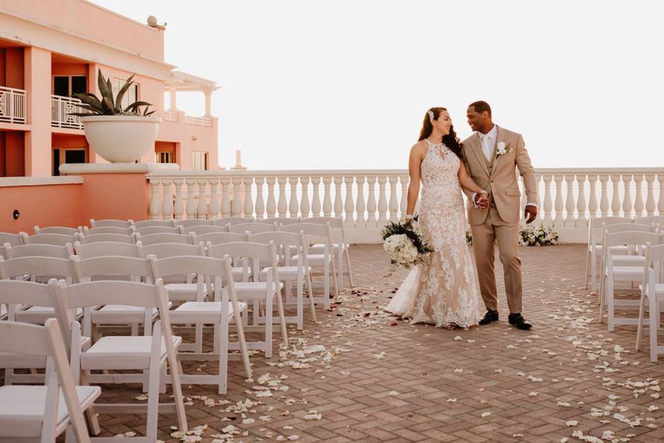 White& Pastel rooftop weddingi