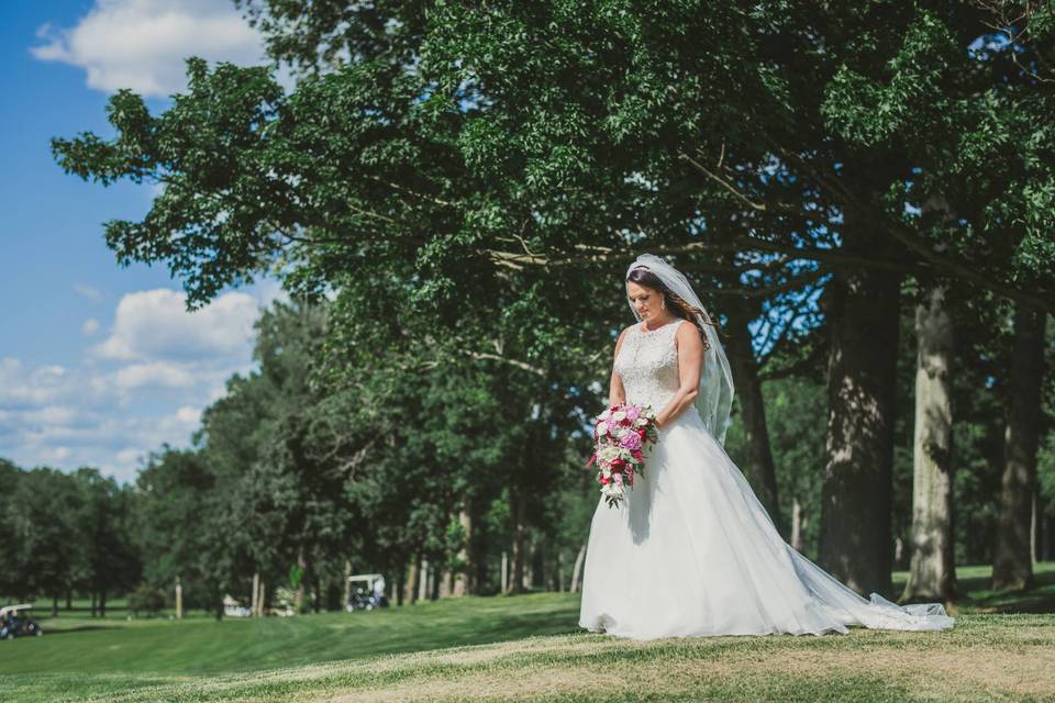 Lauren ~ Allure Bridals (9525)