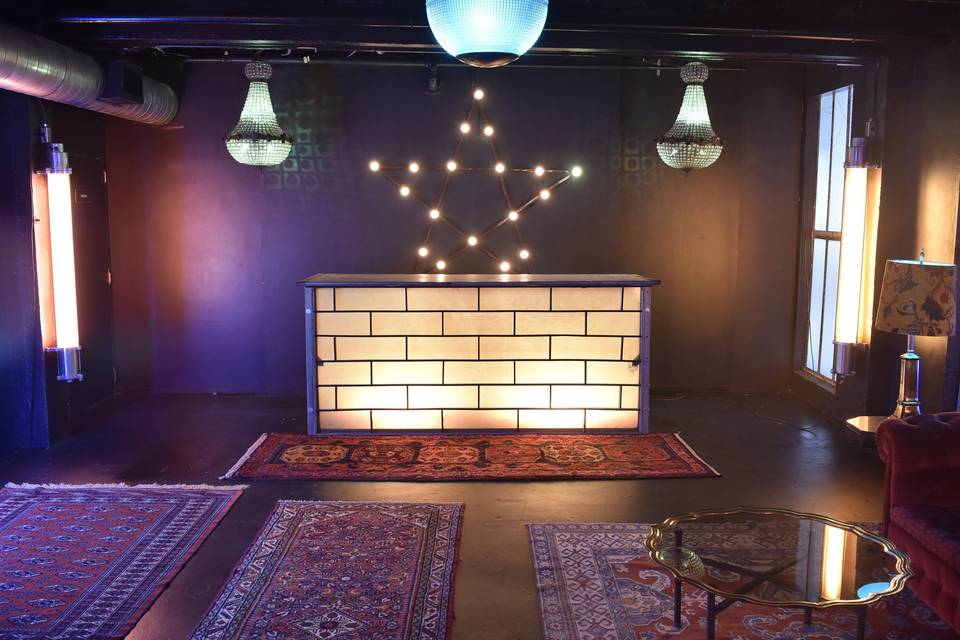BLACK ROOM