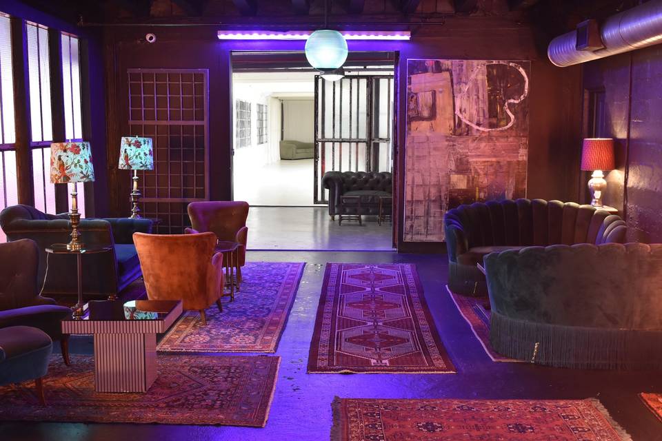 BLACK ROOM
