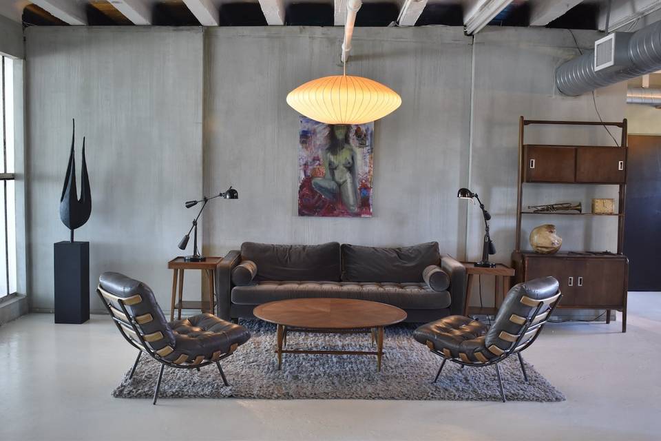 GREY ROOM