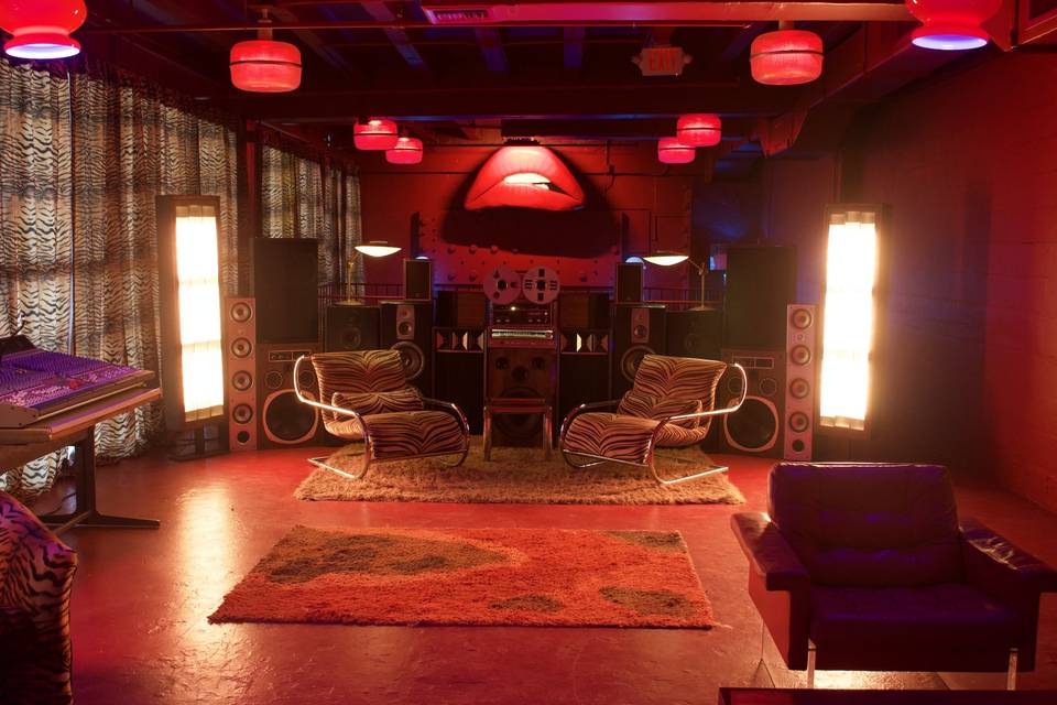 RED ROOM