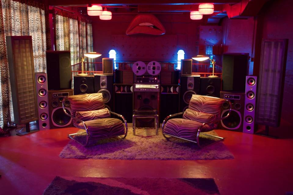RED ROOM