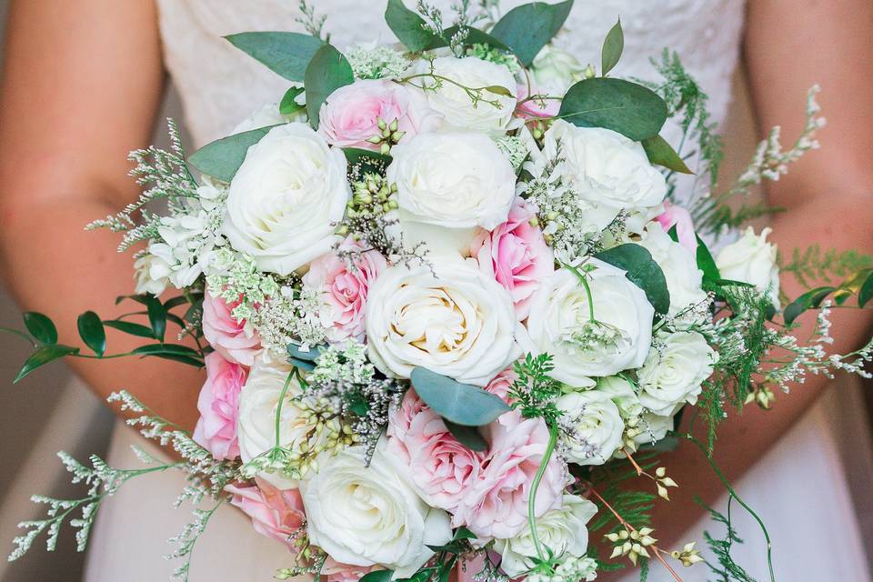 Sweetheart table lush decor