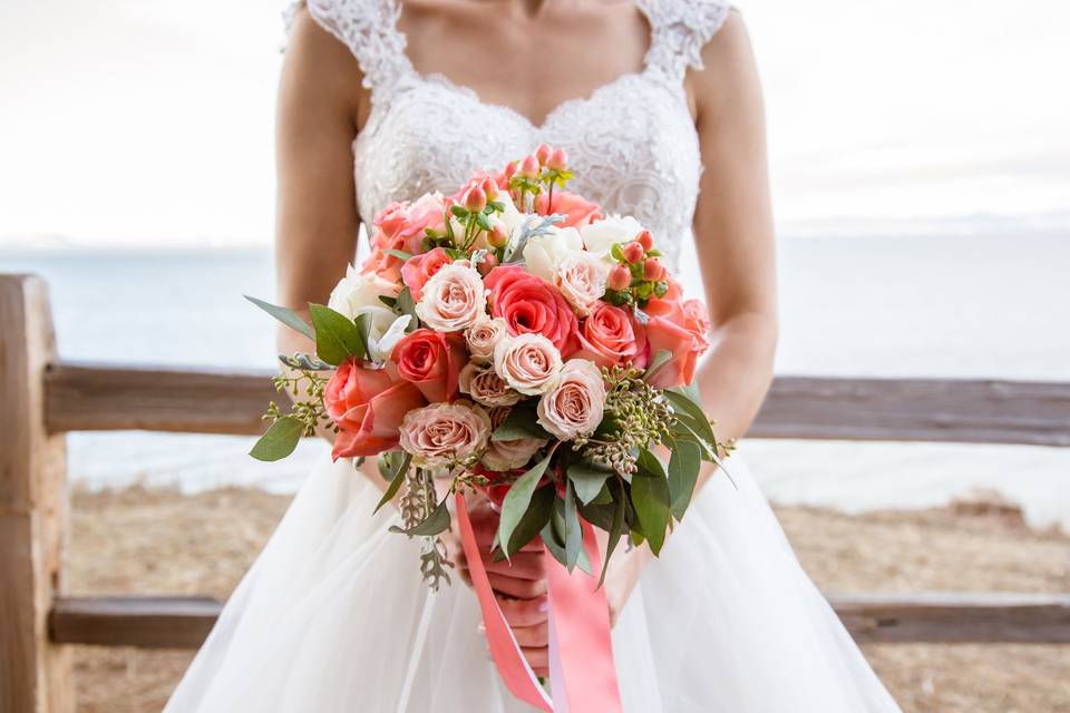 Coral + peach bouquet