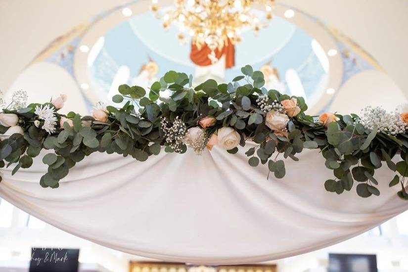 Dried arch and bouquet