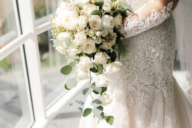 Cascading bouquet