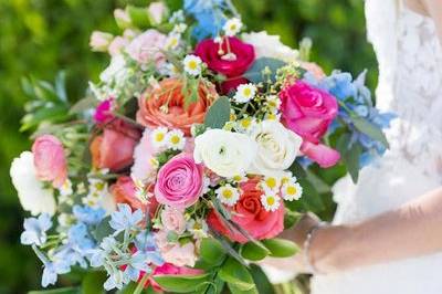 Dusty blue + white bouquets