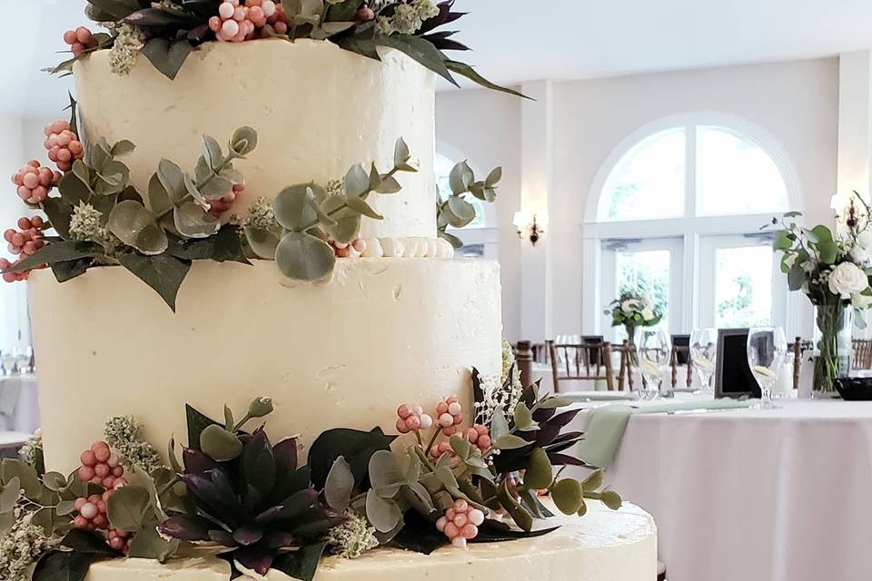 Floral wedding cake