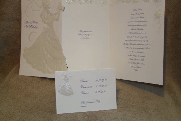 Quinceanera Invitations (P9555)
RSVP Card (P95550)