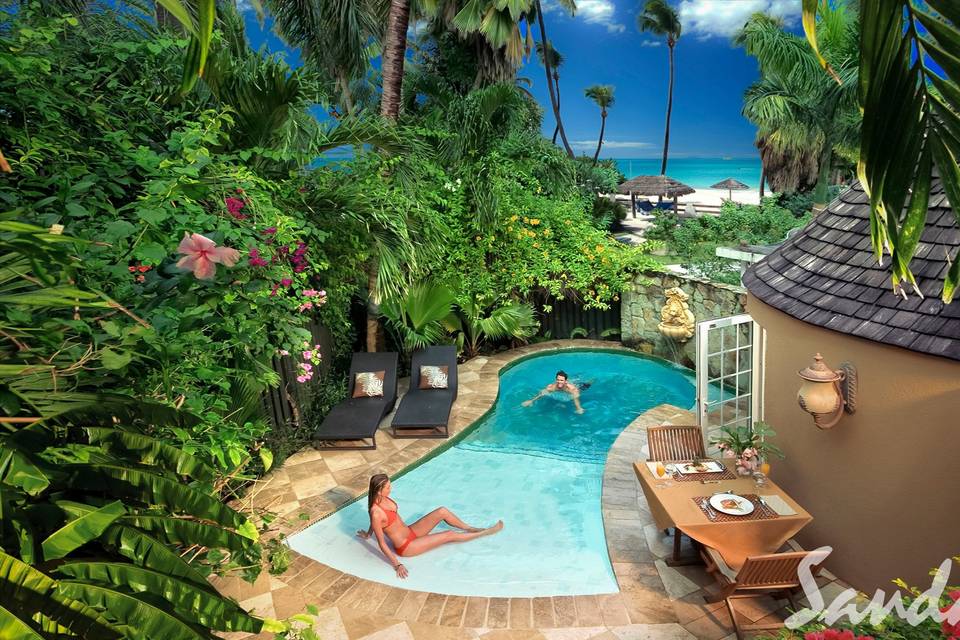 Private Pool Suite
