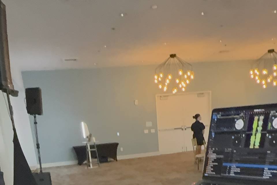 Inside view @Leahi Room