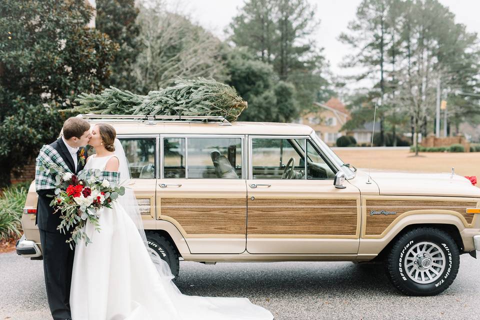 Kiss by the car