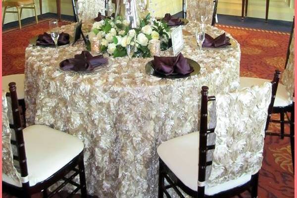 L'Nique Specialty Linen Rental