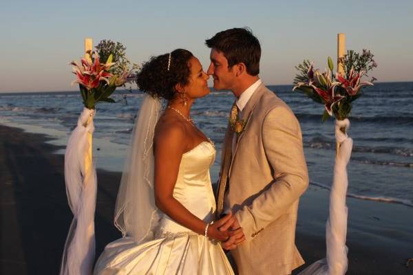 Kiawah Island Sunset Wedding
www.charlestoneventphotography.com
