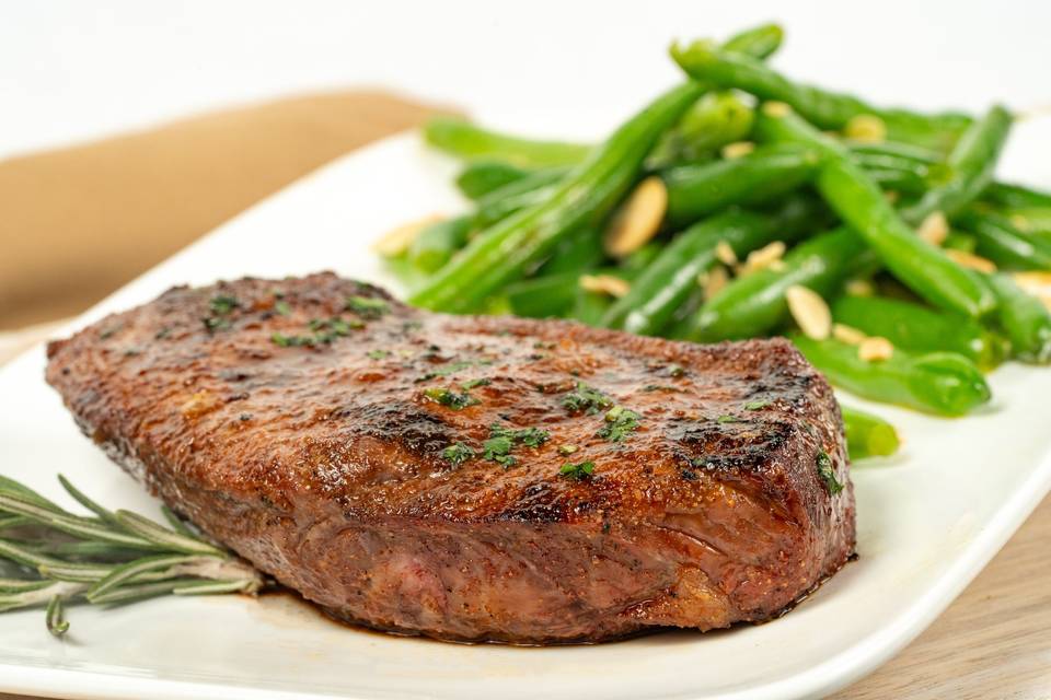 Sirloin: Green Beans & Almond