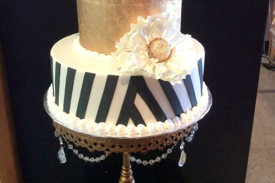 Elegant wedding cake