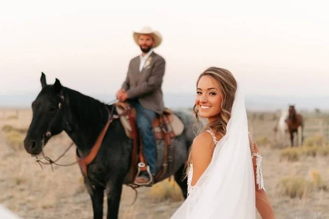 ashley-drew-couple-horseback.jpg