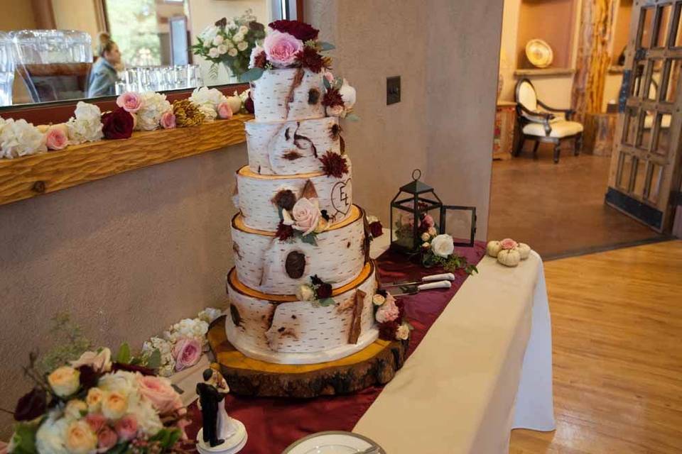 5-tier wedding cake | Tony Claire Photography