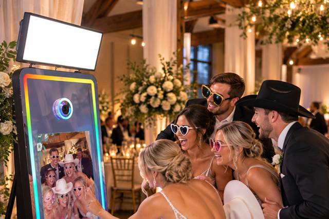 Southern Snaps Photo Booth on Wedding Days