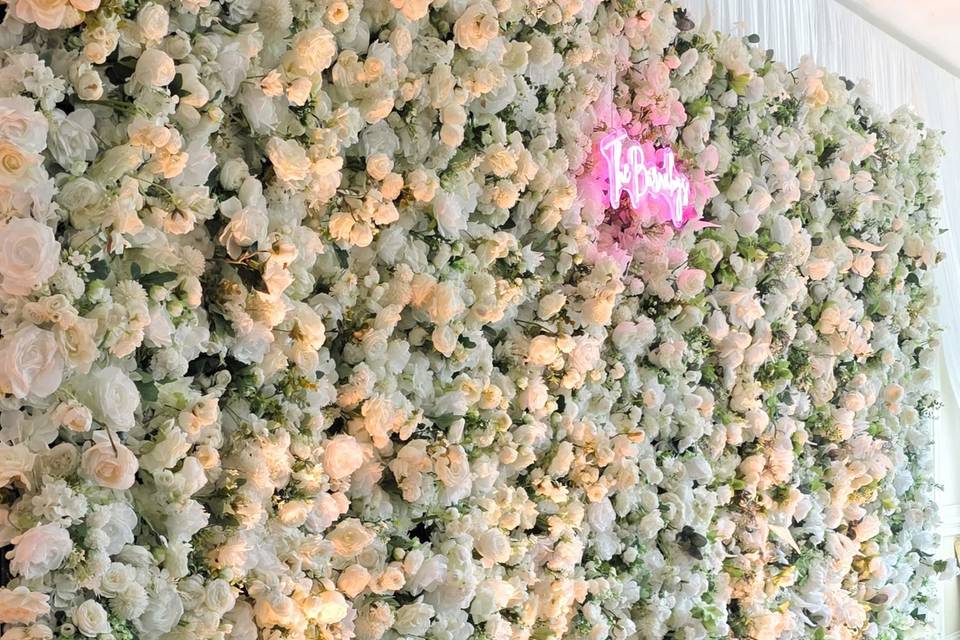 White green flower wall 16x8