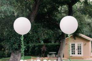 Head Table balloons