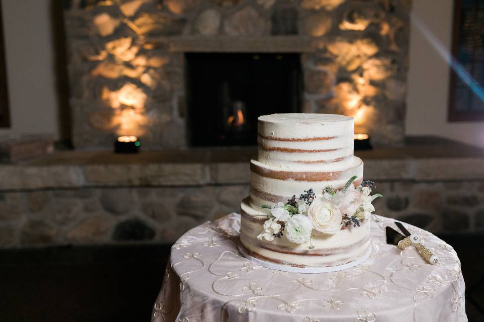 Wedding cake backlighting