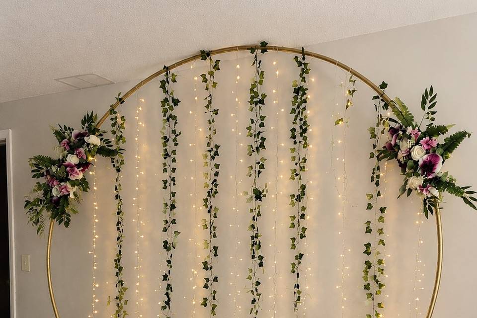 HEA_Gold_Circle_Arch_The_Knot_Ready.jpg