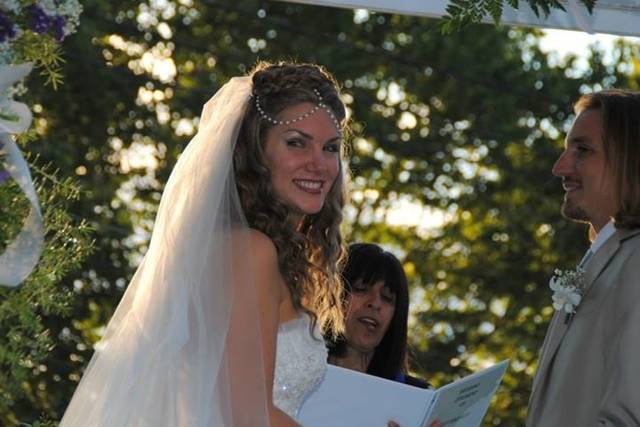 Sara Shonfeld - Rabbi & Interfaith Officiant