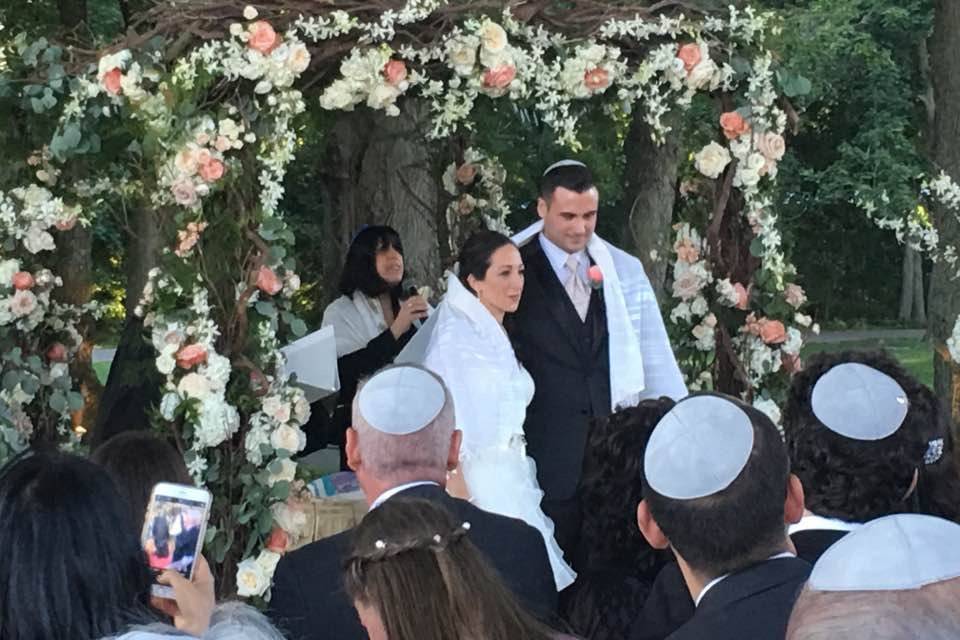 Sara Shonfeld - Rabbi & Interfaith Officiant