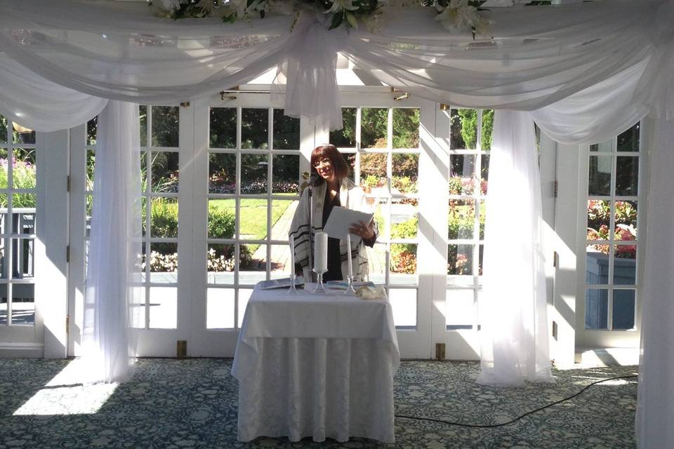 Sara Shonfeld - Rabbi & Interfaith Officiant