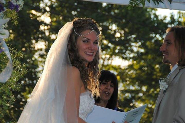 Sara Shonfeld - Rabbi & Interfaith Officiant