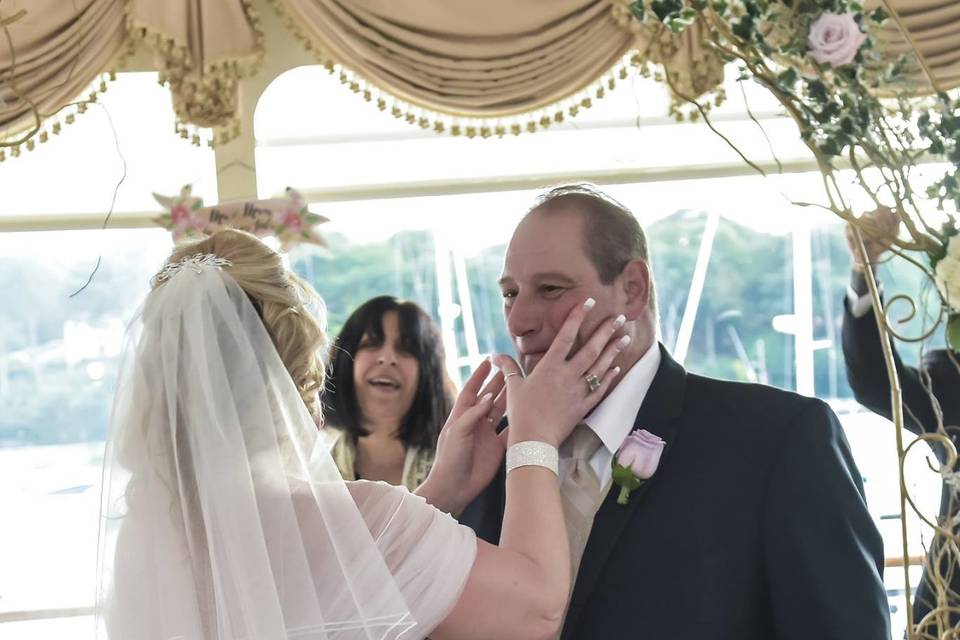 Sara Shonfeld - Rabbi & Interfaith Officiant