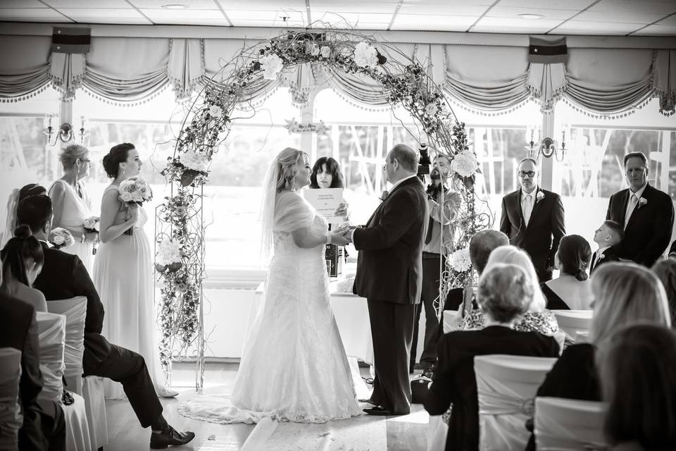 Sara Shonfeld - Rabbi & Interfaith Officiant