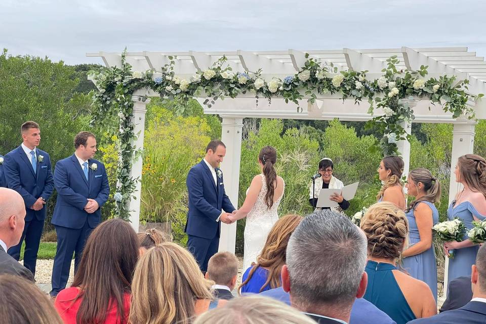 Sara Shonfeld - Rabbi & Interfaith Officiant