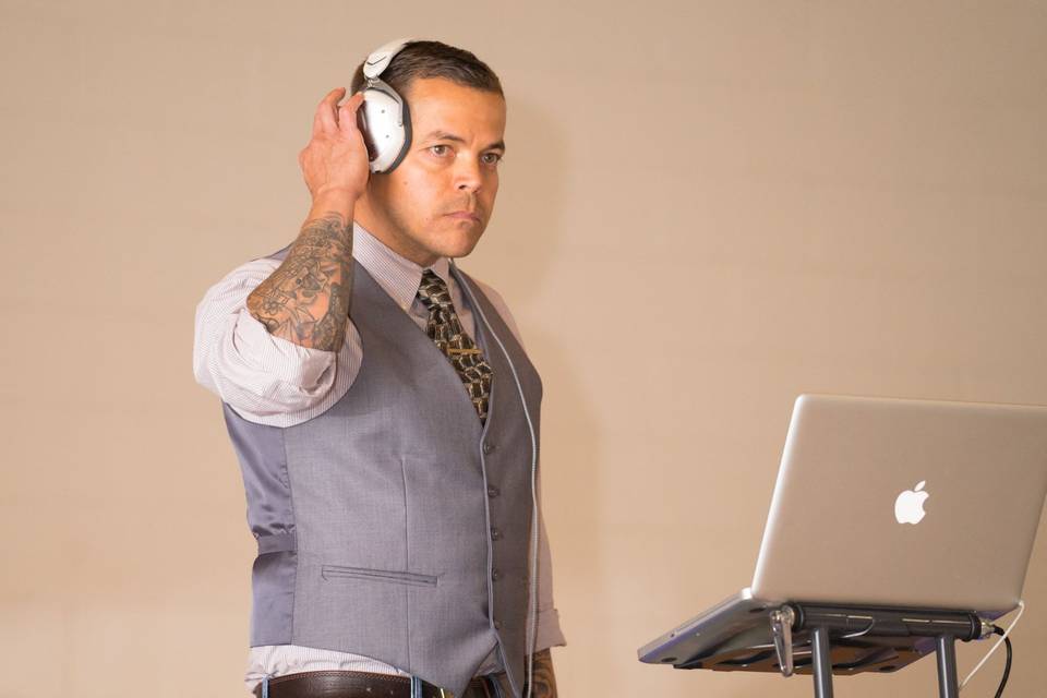 Wedding dj