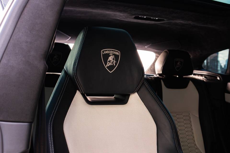 Lamborghini Urus Purple Inside