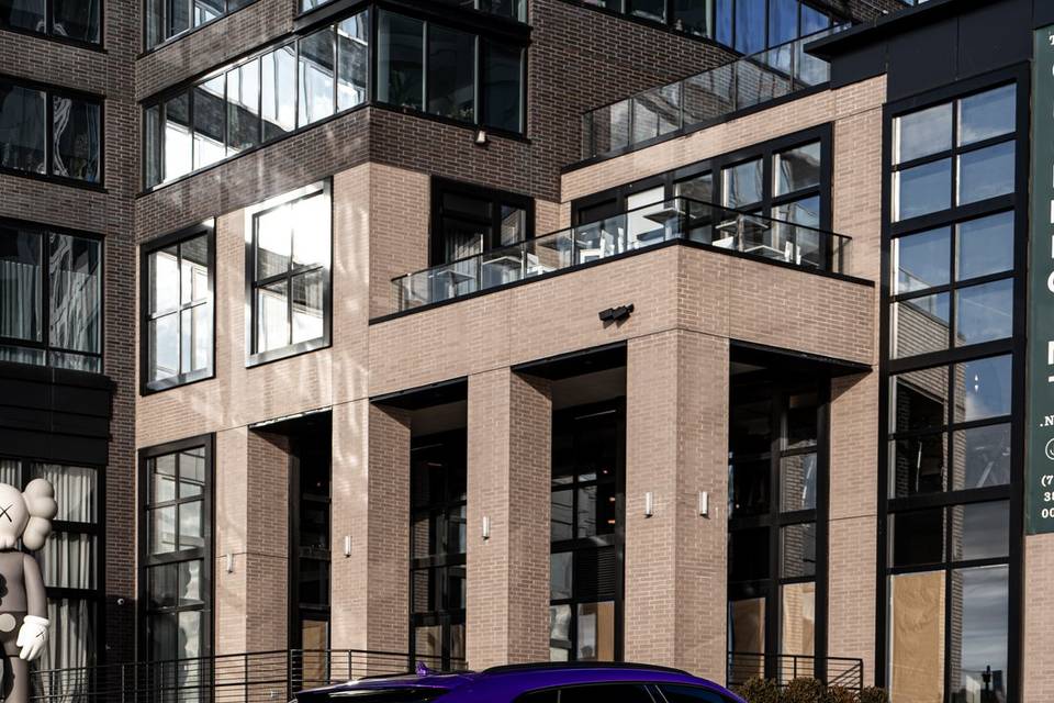 Lamborghini Urus Purple