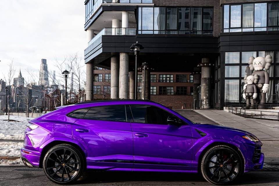 Lamborghini Urus Purple
