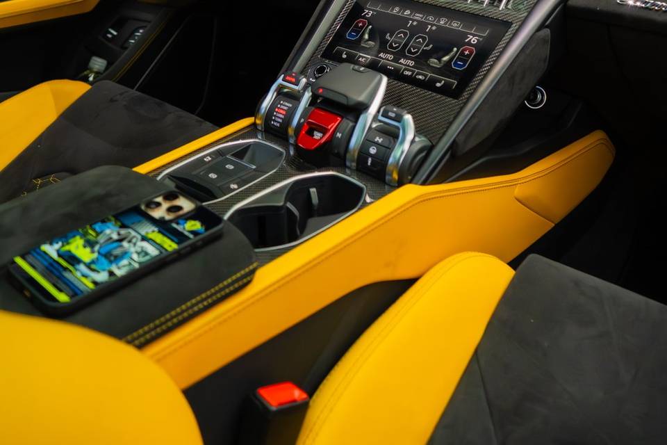 Lamborghini Urus Yellow Inside