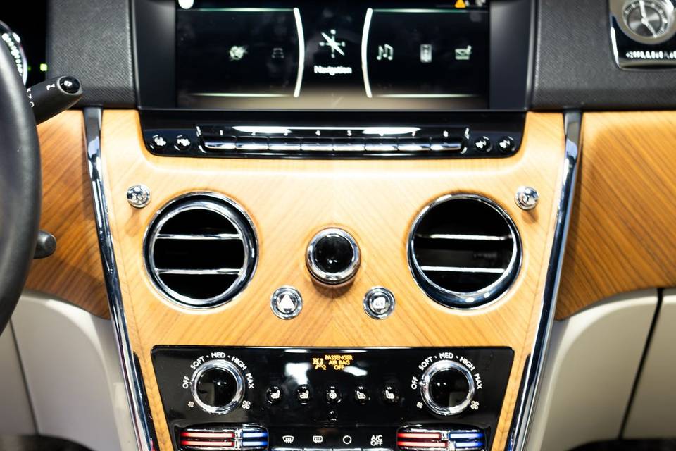Rolls Royce Cullinan Inside