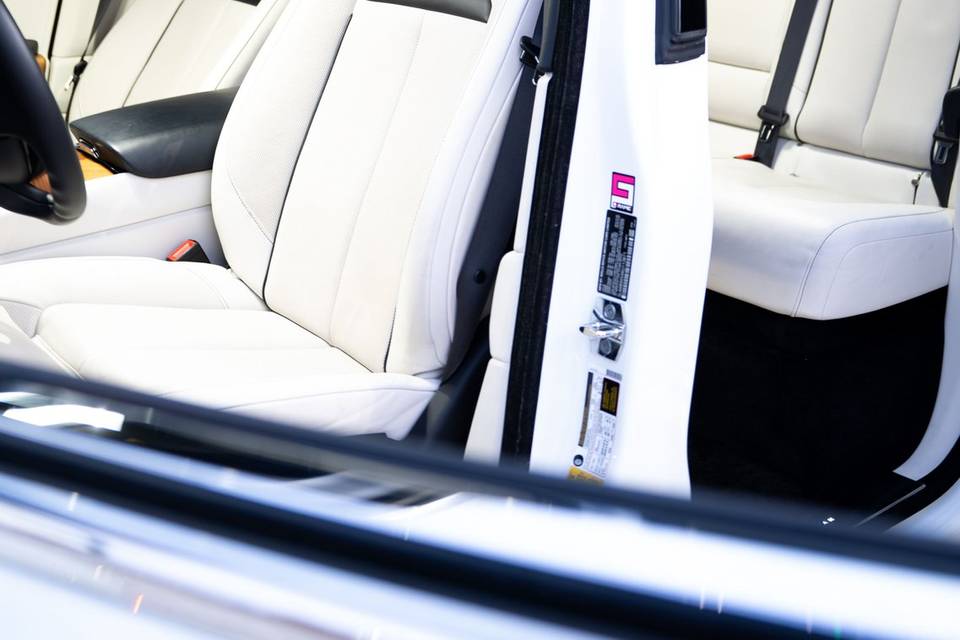 Rolls Royce Cullinan Inside