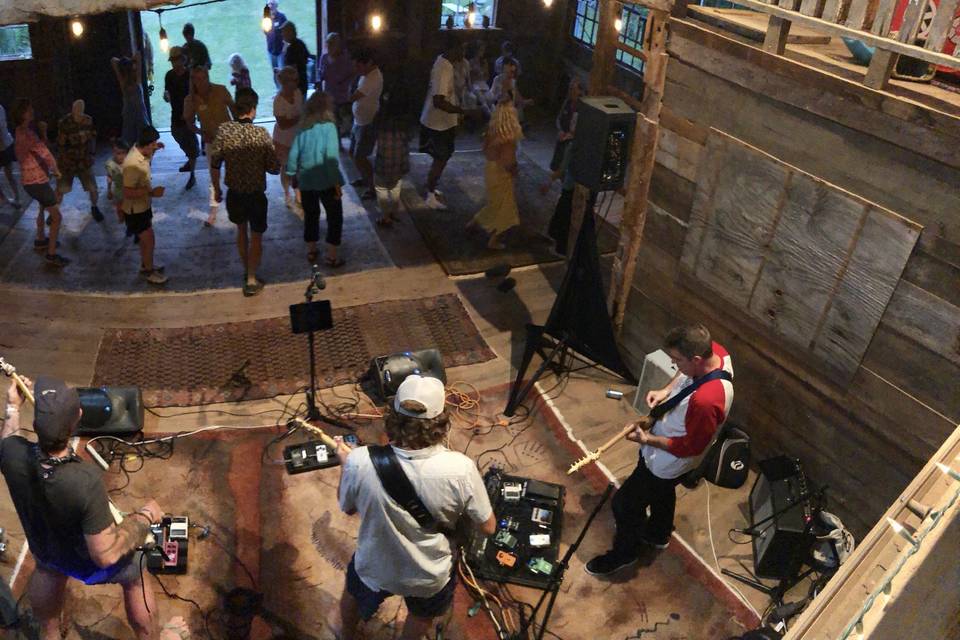 Band in the Barn