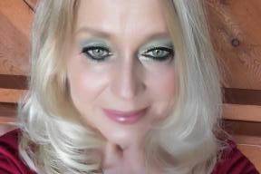 Artistry Crowning Beauty