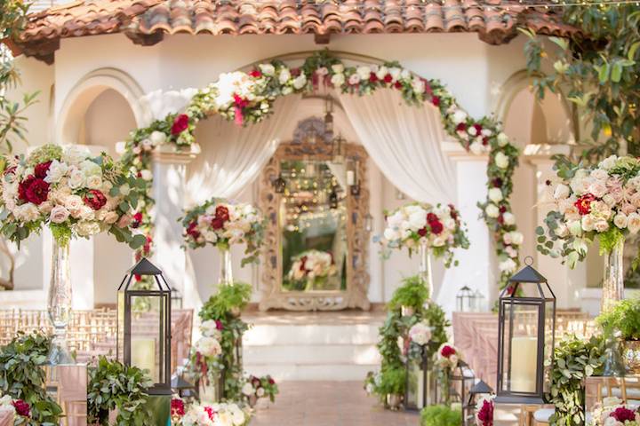 Aisle decor