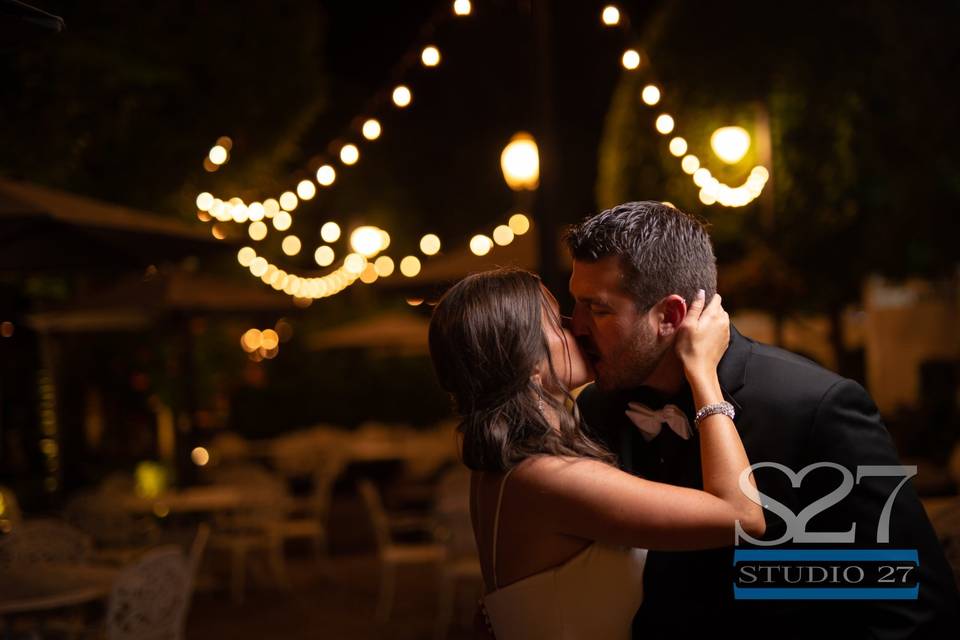 Bride & groom in gardens