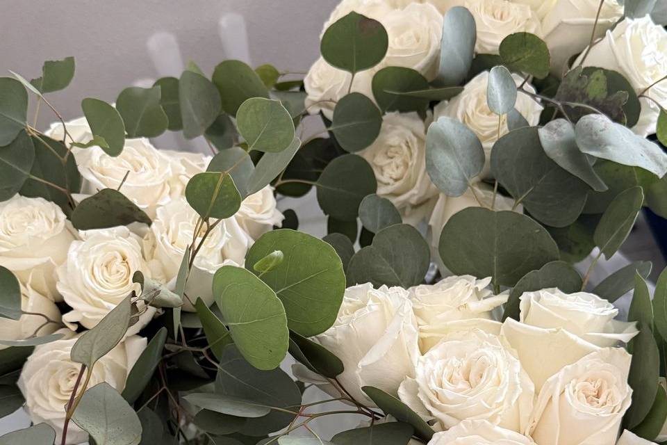 Timeless White Rose Wedding Fl
