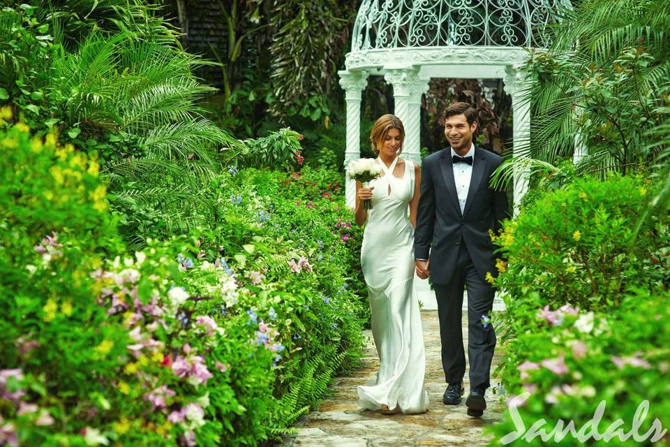 Gazebo wedding at Sandals