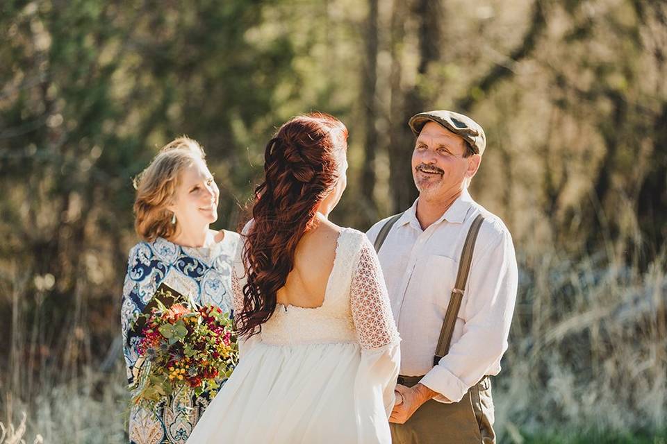 Simple elopement on Oak Creek